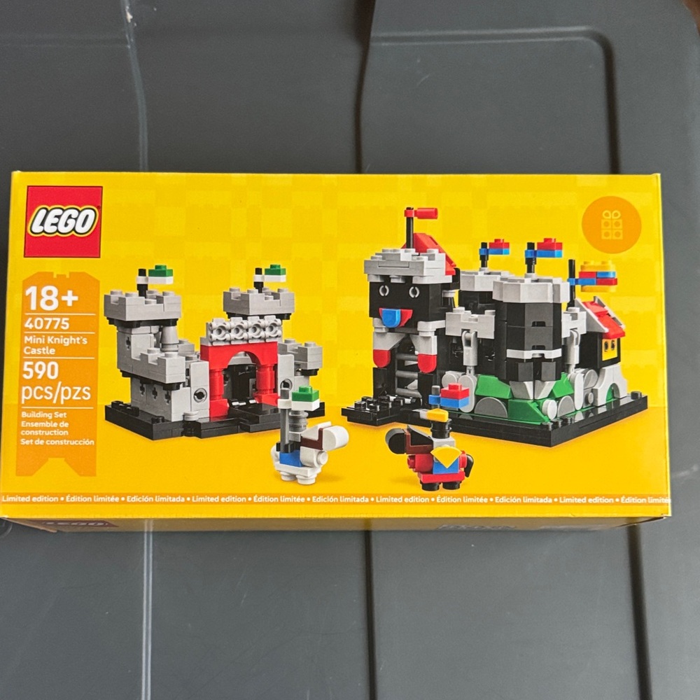 LEGO Knights Castle Set - NEW